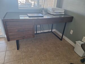 1 desk  300x225