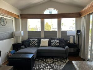 living room 300x225